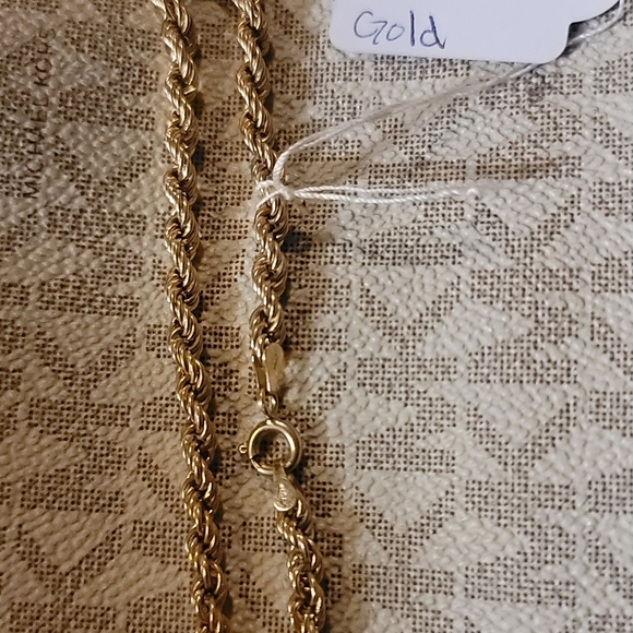 Luxurious 18K Gold Rope Chain Bracelet (8 inches) - Picture 3 of 8